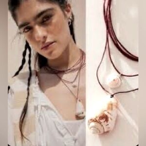 Free People - Stylish Multi-Strand Shell Pendant Necklace - NWOT